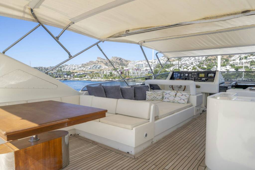 Luxus-Motoryacht Falcon 115 Sanref