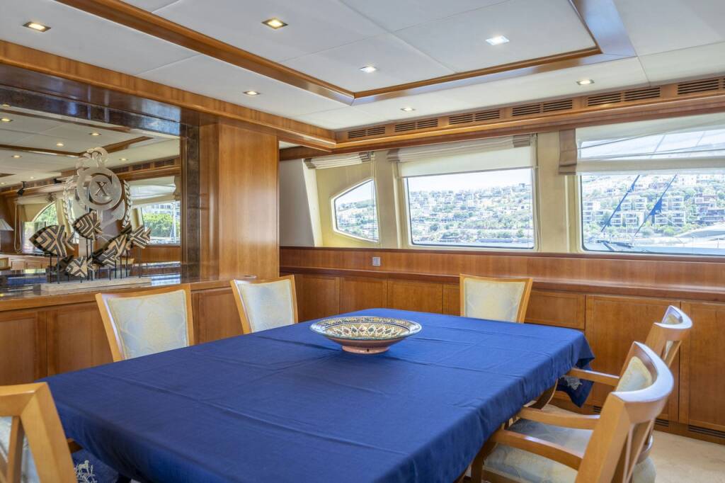 Luxus-Motoryacht Falcon 115 Sanref
