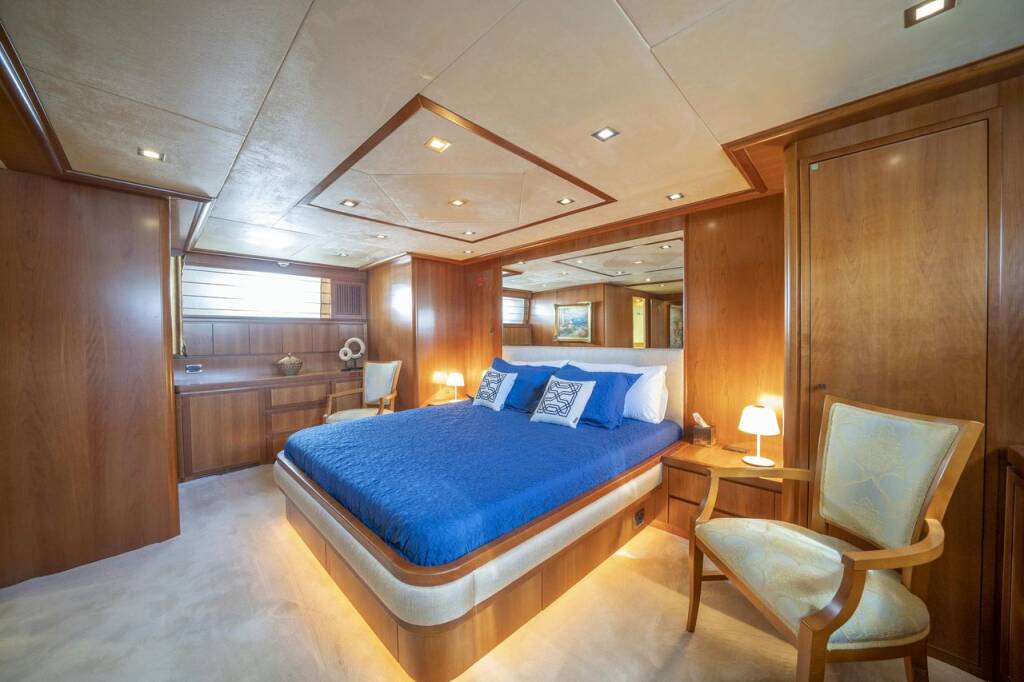 Luxus-Motoryacht Falcon 115 Sanref