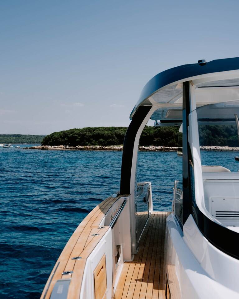 Motor yacht Fjord 53 XL Alb 2