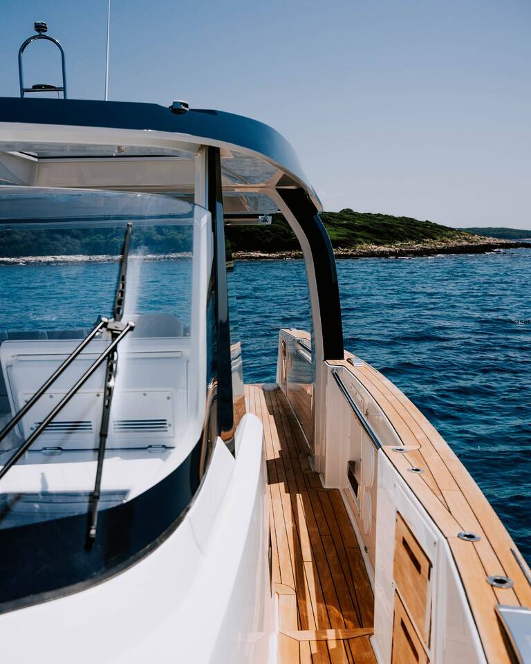 Motor yacht Fjord 53 XL Alb 2