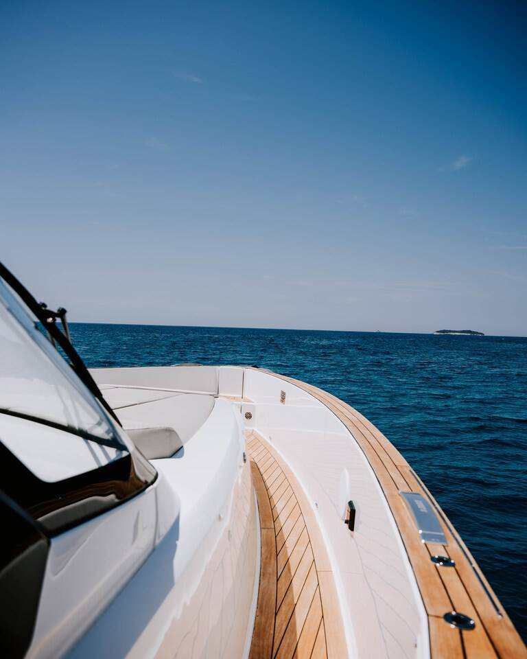 Motor yacht Fjord 53 XL Alb 2