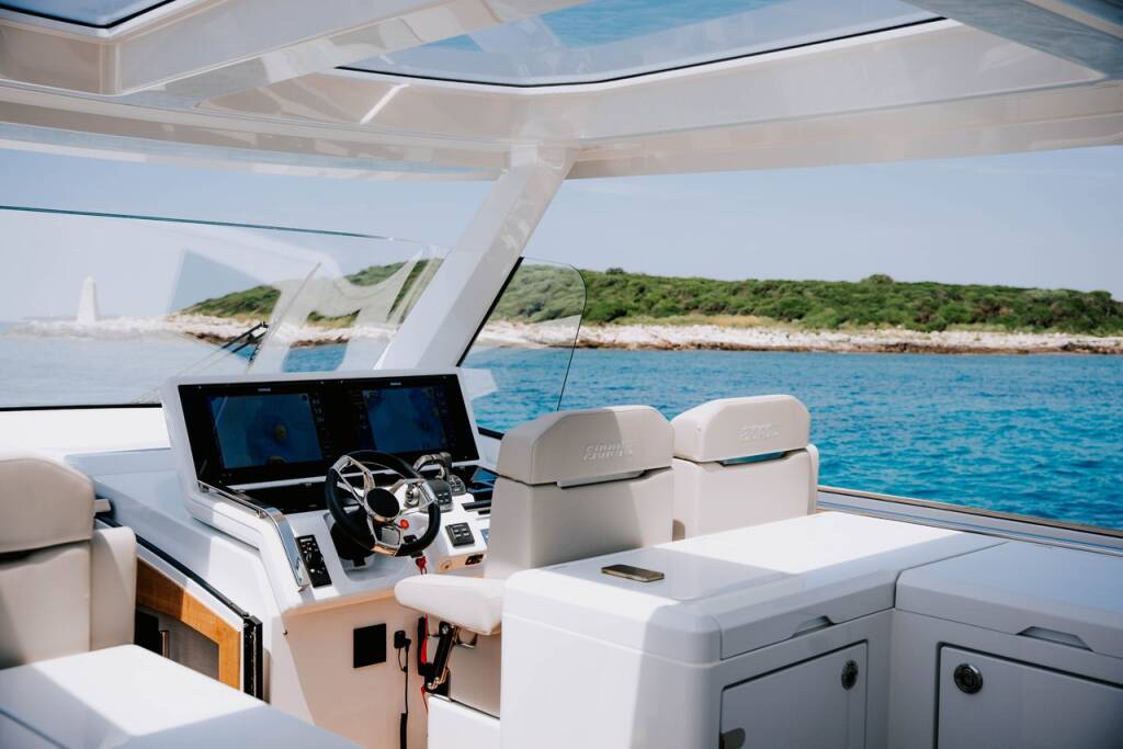 Motor yacht Fjord 53 XL Alb 2