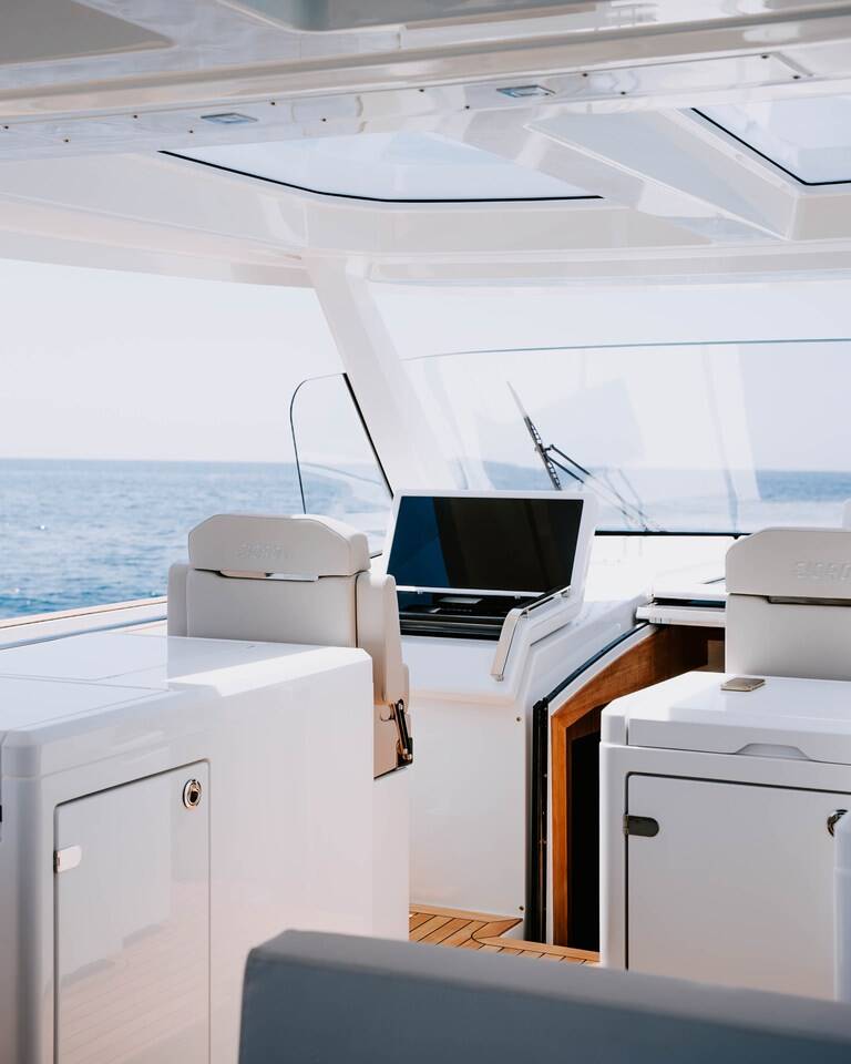 Motor yacht Fjord 53 XL Alb 2