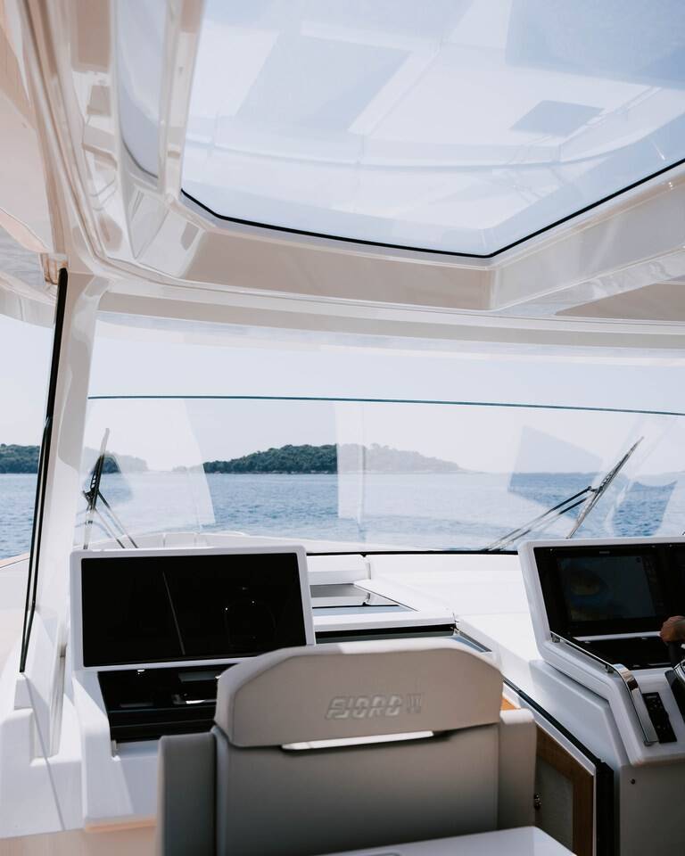Motor yacht Fjord 53 XL Alb 2