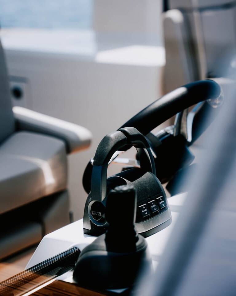 Motor yacht Fjord 53 XL Alb 2