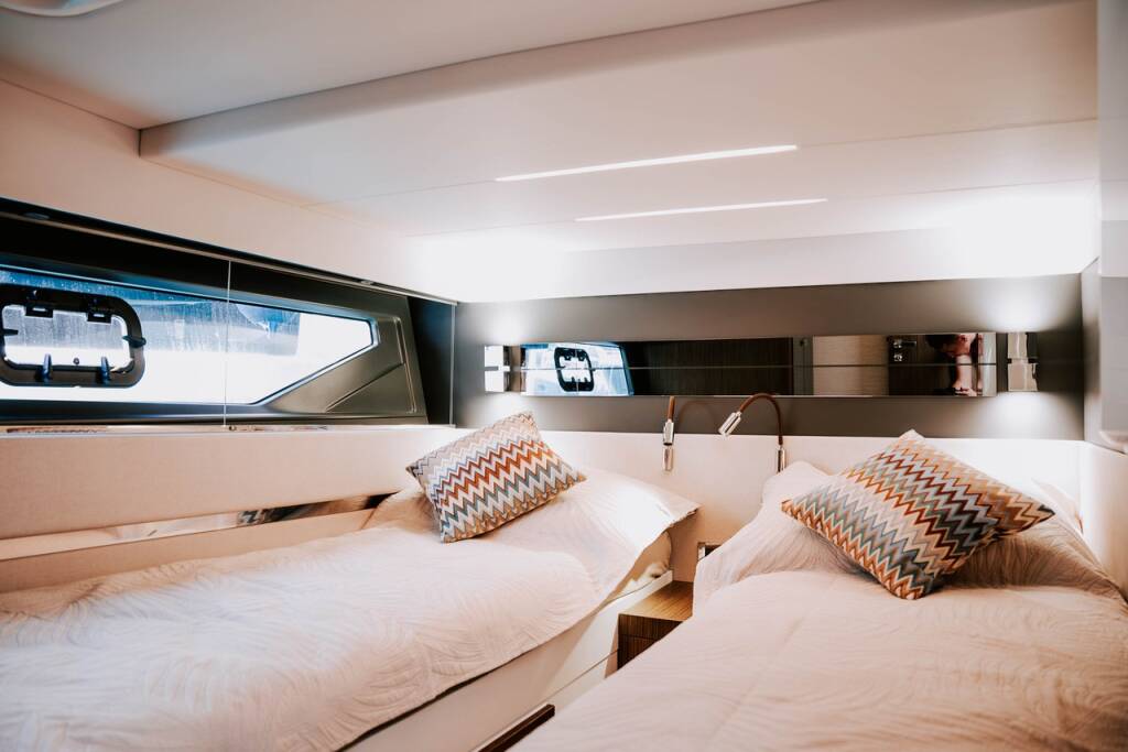 Motor yacht Fjord 53 XL Alb 2