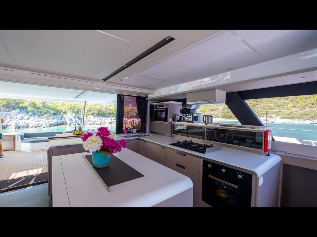 Fountaine Pajot Alegria 67 Mus 3
