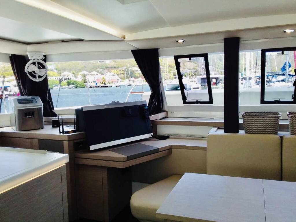 Fountaine Pajot Astrea 42 Maestro Serene Blue