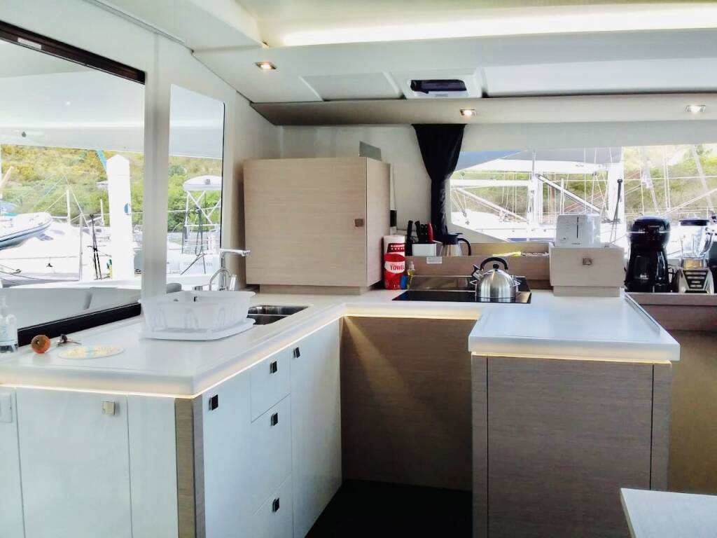Fountaine Pajot Astrea 42 Maestro Serene Blue