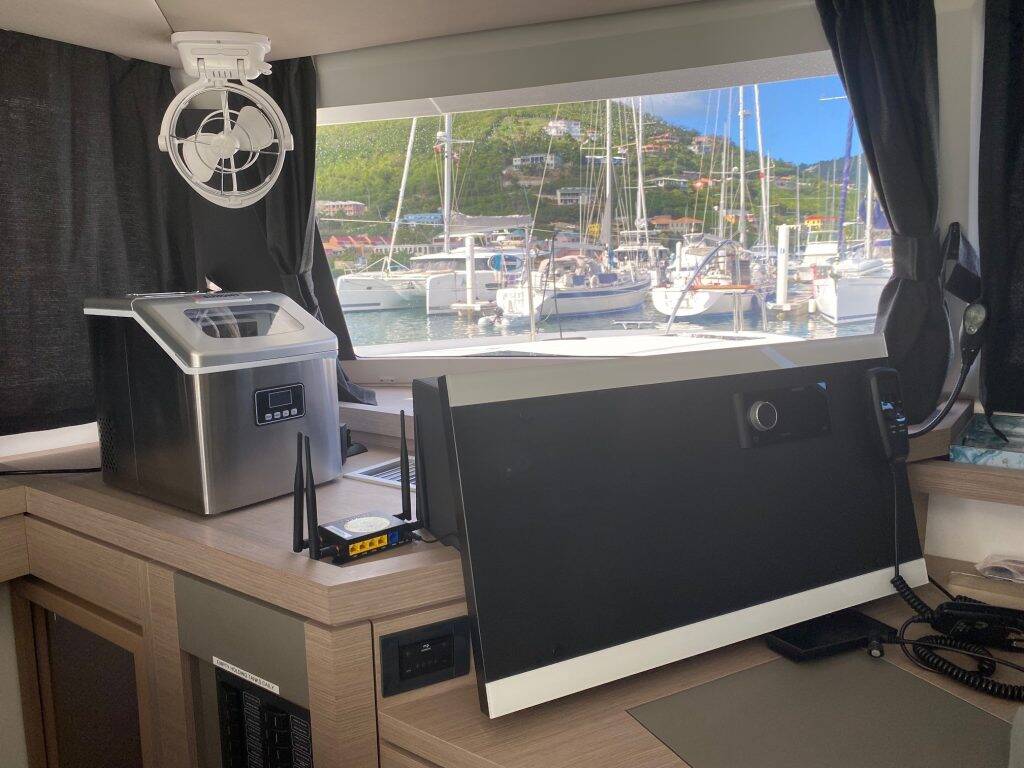 Fountaine Pajot Astrea 42 Maestro Serene Blue