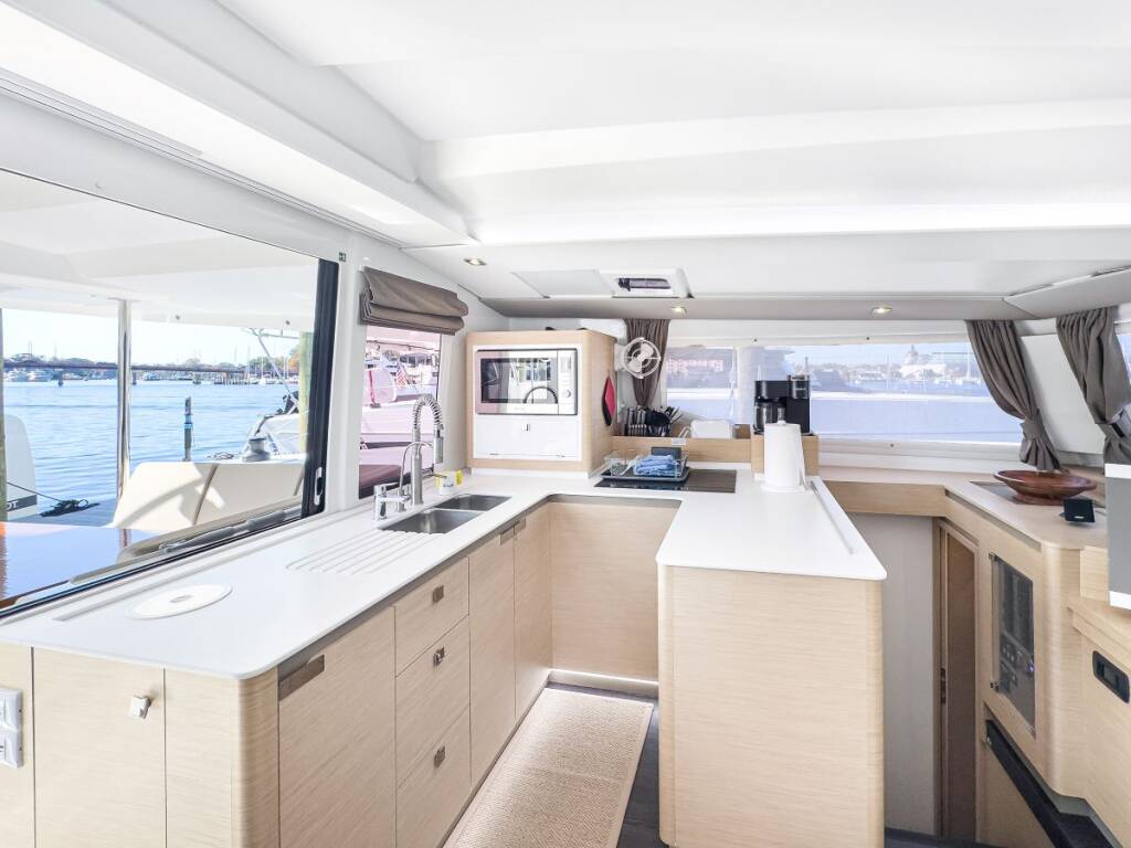 Fountaine Pajot Astrea 42 Maestro Serenity Now