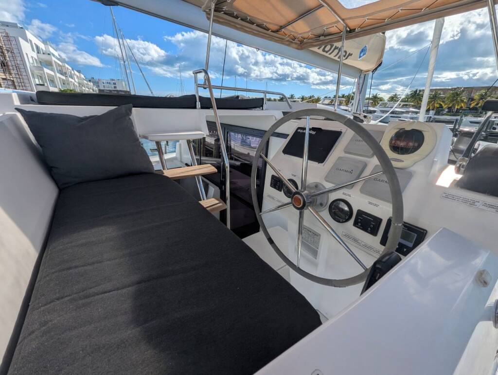 Fountaine Pajot Astrea 42 EDEN BLUE 