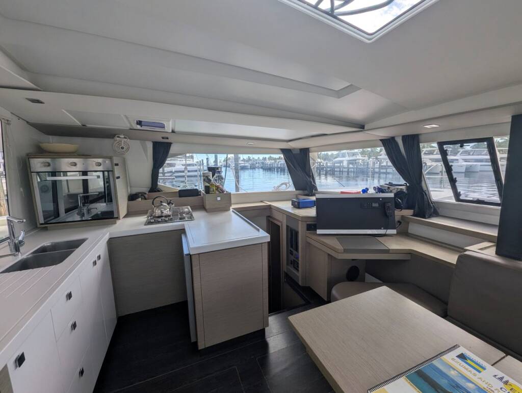 Fountaine Pajot Astrea 42 EDEN BLUE 