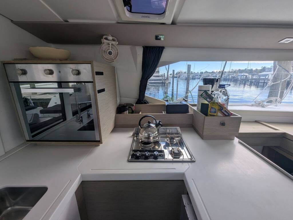 Fountaine Pajot Astrea 42 EDEN BLUE 