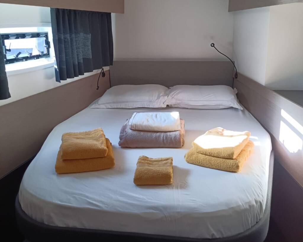 Fountaine Pajot Astrea 42 BELLA BARCA 