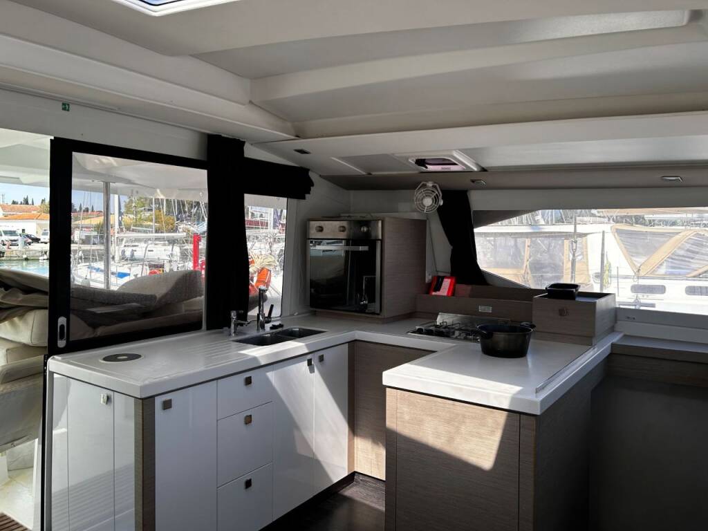Fountaine Pajot Astrea 42 HAKUNA MATATA I