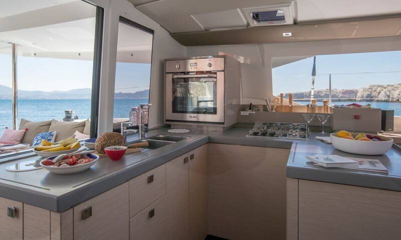 Catamaran Fountaine Pajot Astrea 42 NANOOK