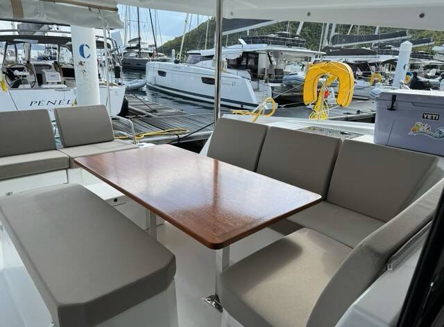 Katamaran Fountaine Pajot Astrea 42 Unsupervised
