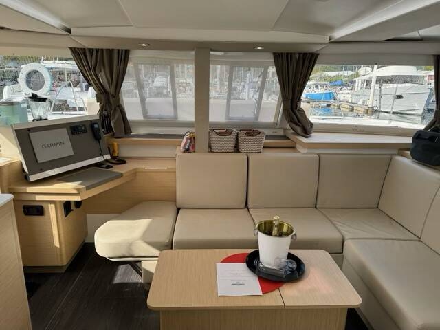 Katamaran Fountaine Pajot Astrea 42 Unsupervised