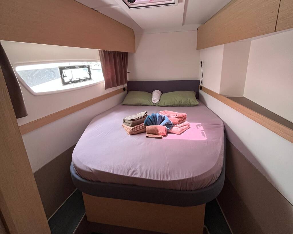 Fountaine Pajot Astrea 42 VENT D'ARGUIN