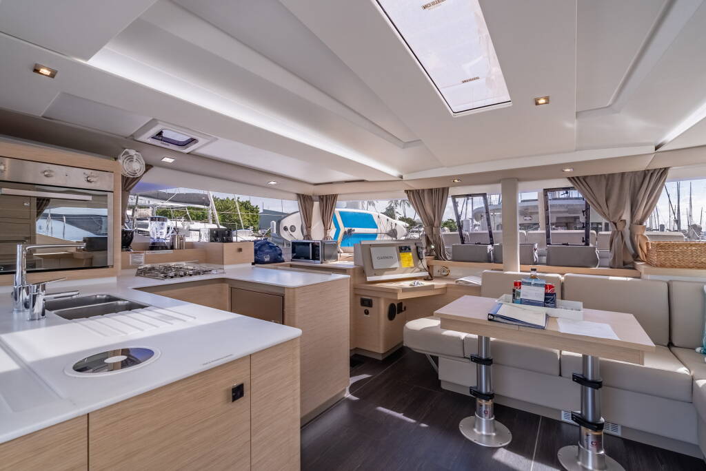 Fountaine Pajot Astrea 42 Rendezvous III