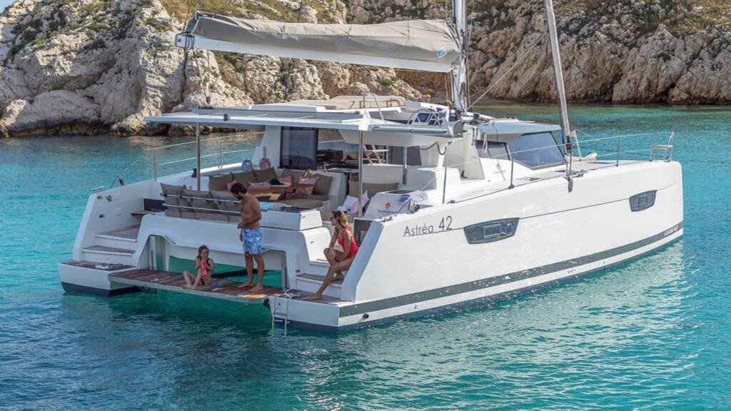 Katamaran Fountaine Pajot Astrea 42 Satellite
