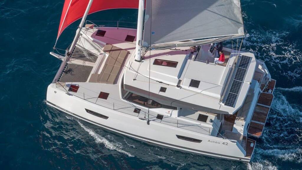 Katamaran Fountaine Pajot Astrea 42 Satellite