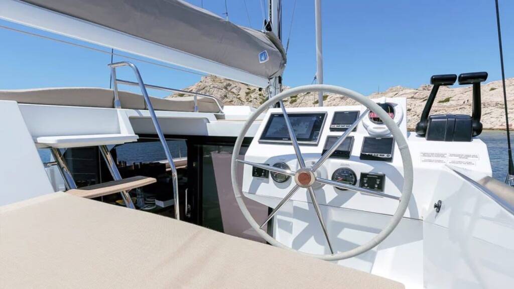 Katamaran Fountaine Pajot Astrea 42 Satellite