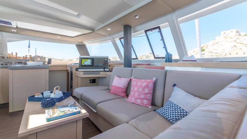 Katamaran Fountaine Pajot Astrea 42 Satellite