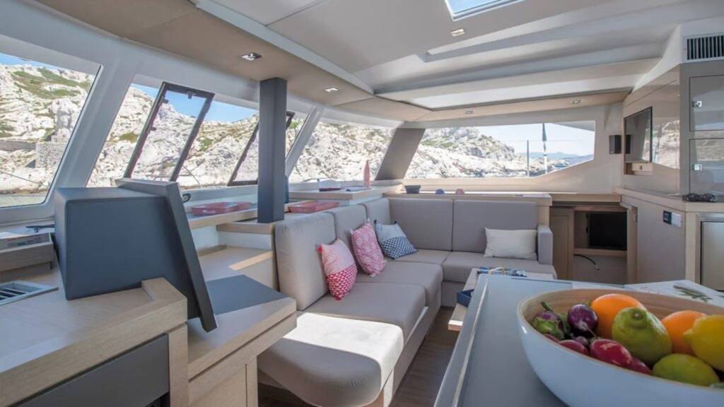 Katamaran Fountaine Pajot Astrea 42 Satellite