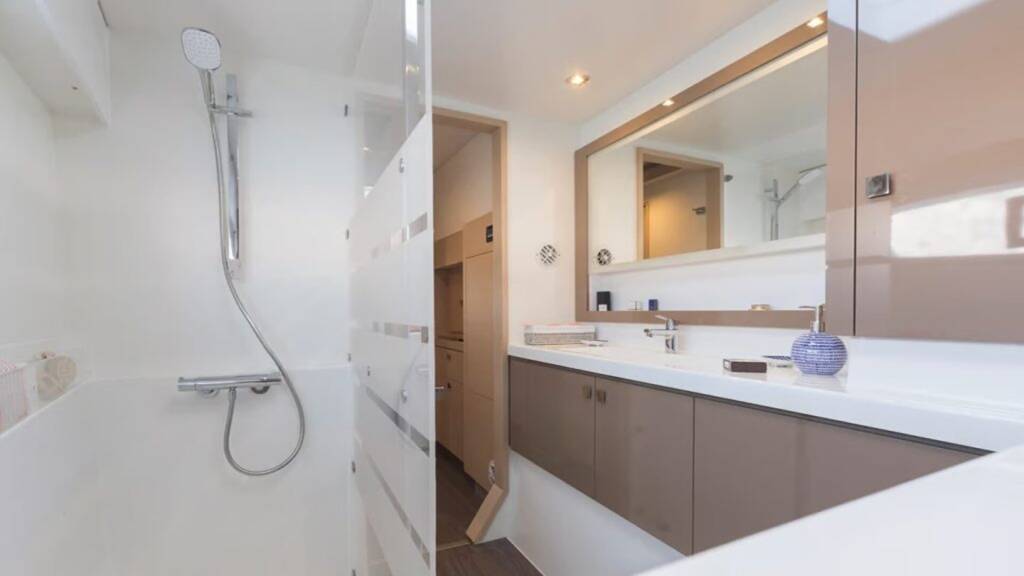 Katamaran Fountaine Pajot Astrea 42 Satellite