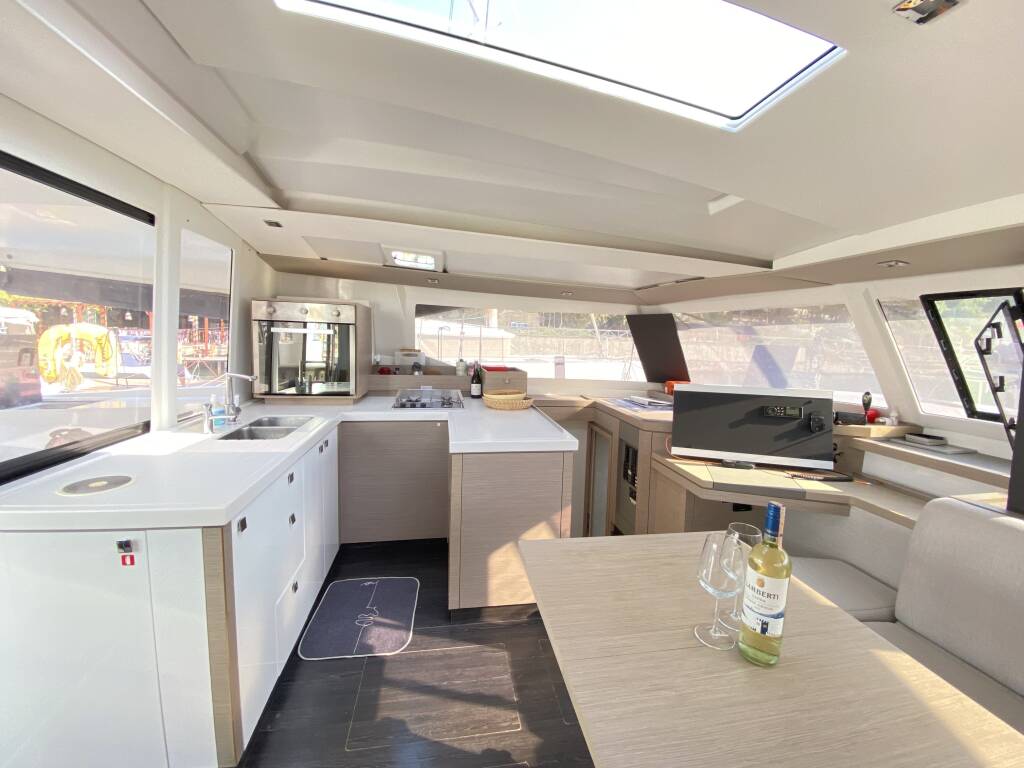 Fountaine Pajot Astrea 42 Osaya