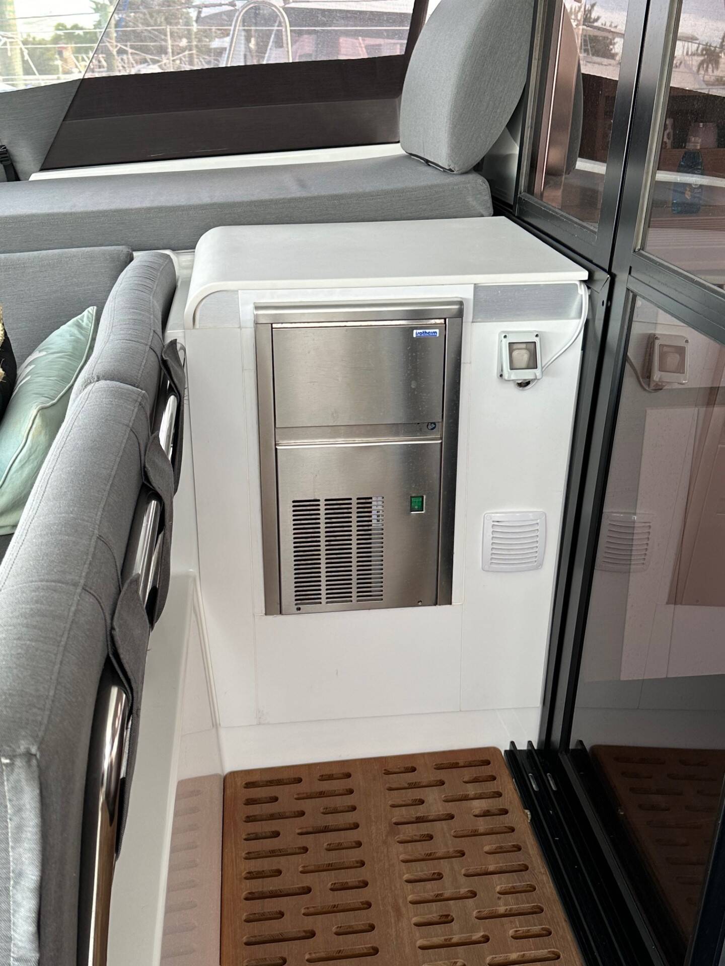 Fountaine Pajot Aura 51 Amajen