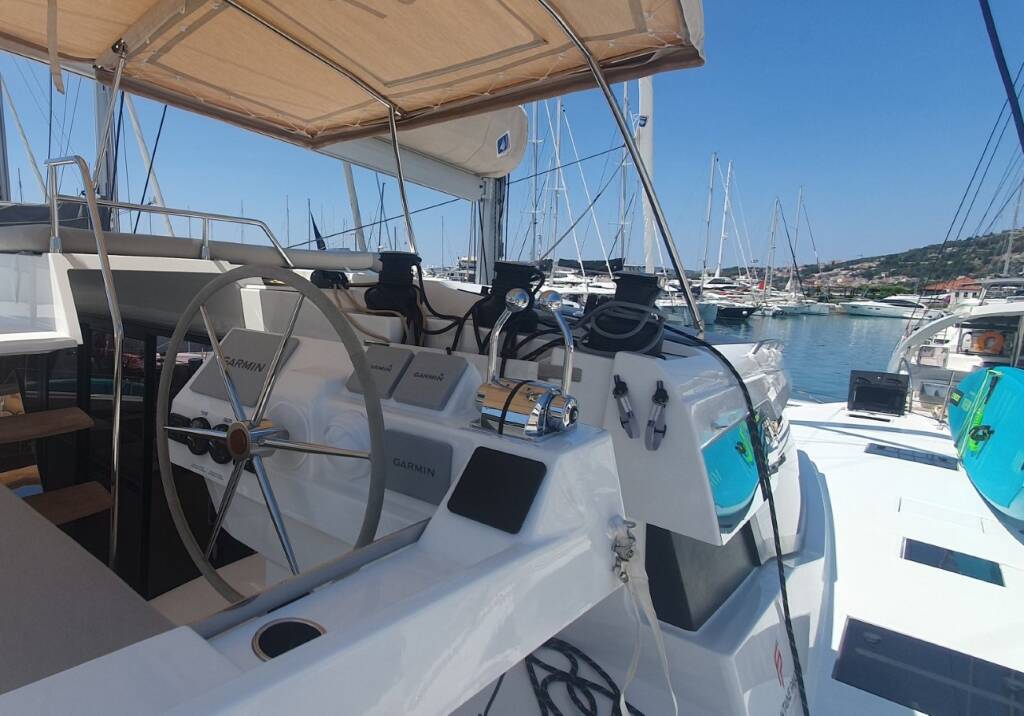 Catamaran Fountaine Pajot Aura 51 Sunrise