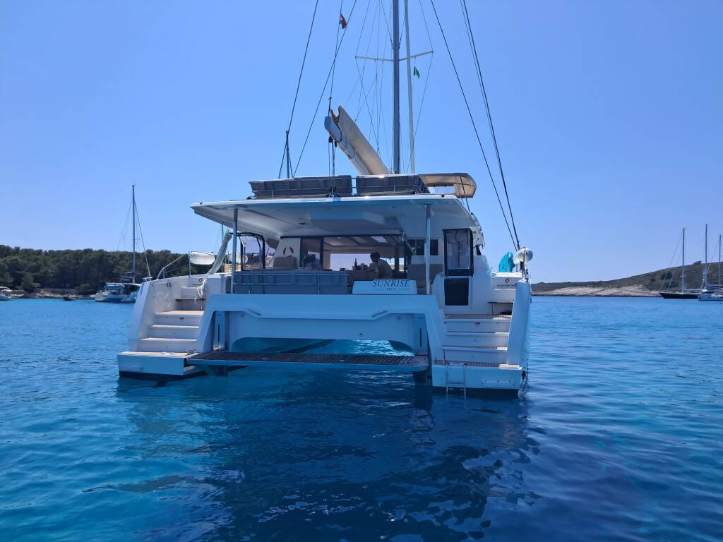 Catamaran Fountaine Pajot Aura 51 Sunrise
