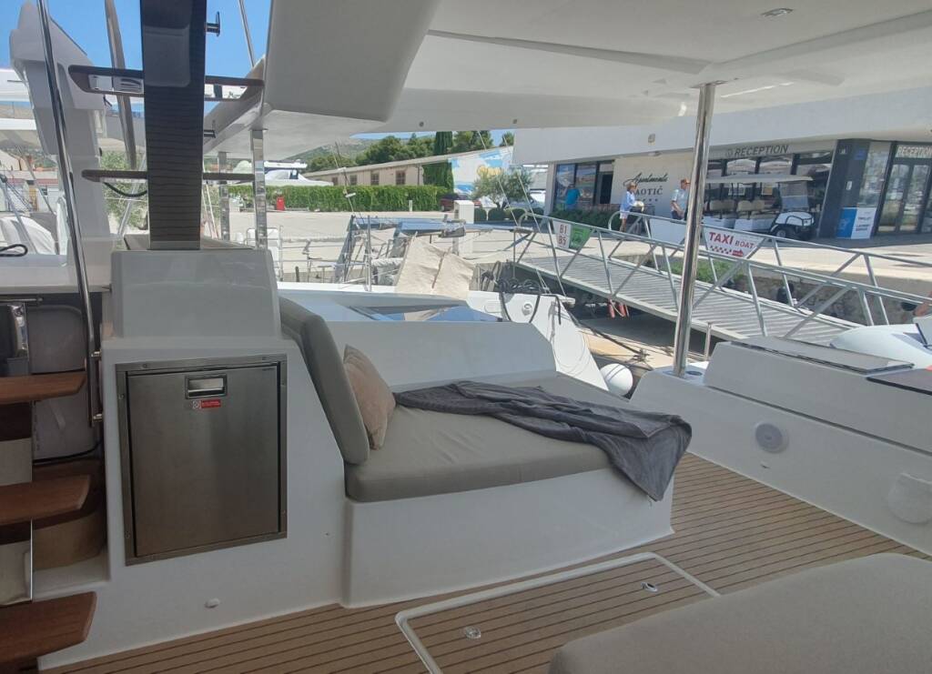 Catamaran Fountaine Pajot Aura 51 Sunrise
