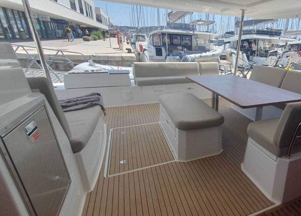 Catamaran Fountaine Pajot Aura 51 Sunrise
