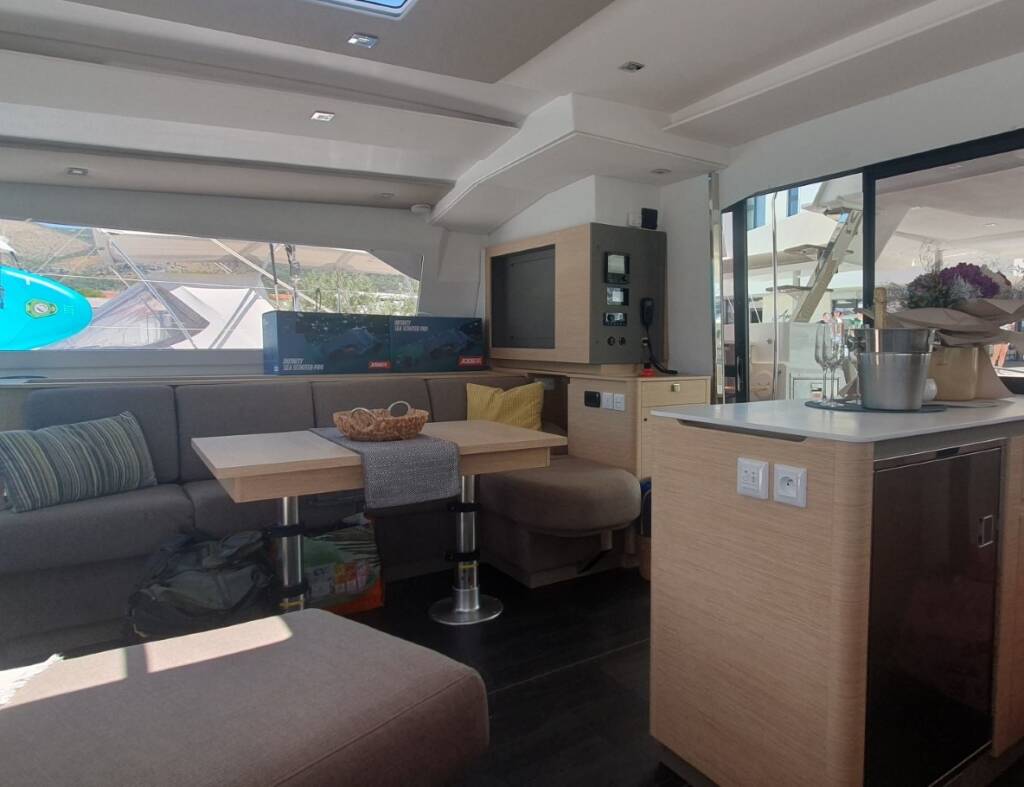 Catamaran Fountaine Pajot Aura 51 Sunrise