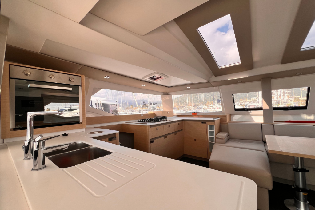 Fountaine Pajot Elba 45 Ruinart