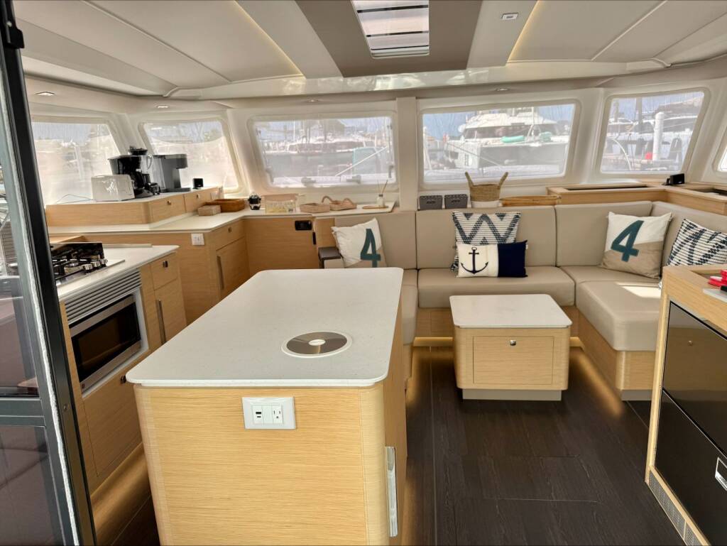 Fountaine Pajot FP 44 Maestro Scarlet Ibis II