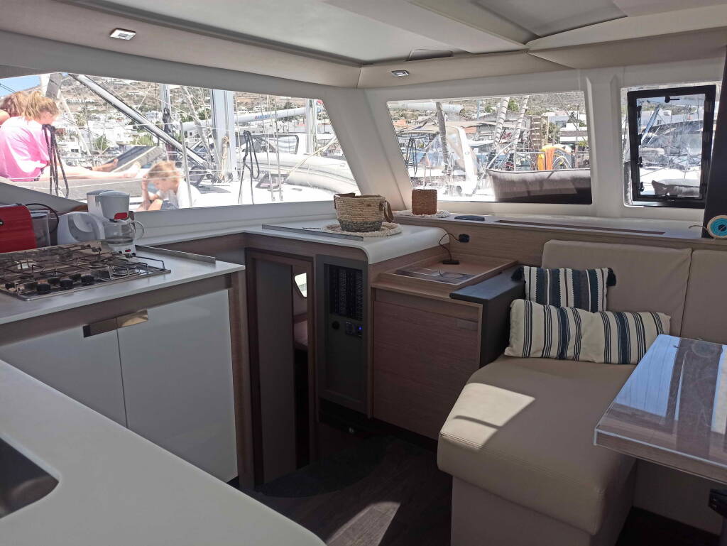 Fountaine Pajot Isla 40 Almiriki