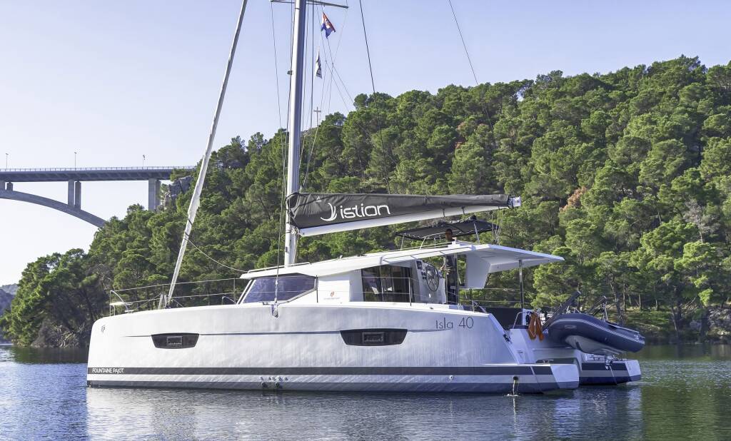 Fountaine Pajot Isla 40 First Step