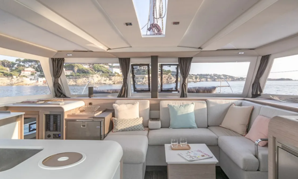 Fountaine Pajot Isla 40 Kebitree