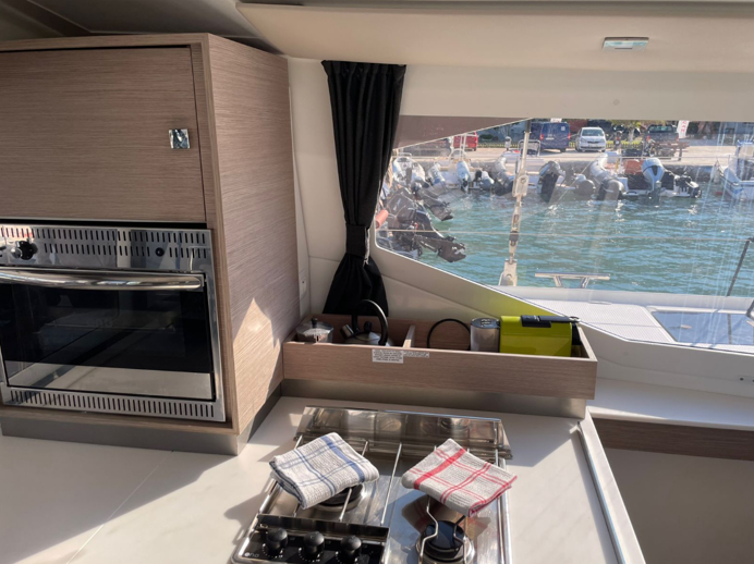 Fountaine Pajot Isla 40 Kebitree