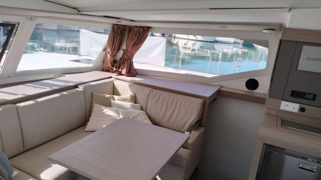 Fountaine Pajot Isla 40 Luna