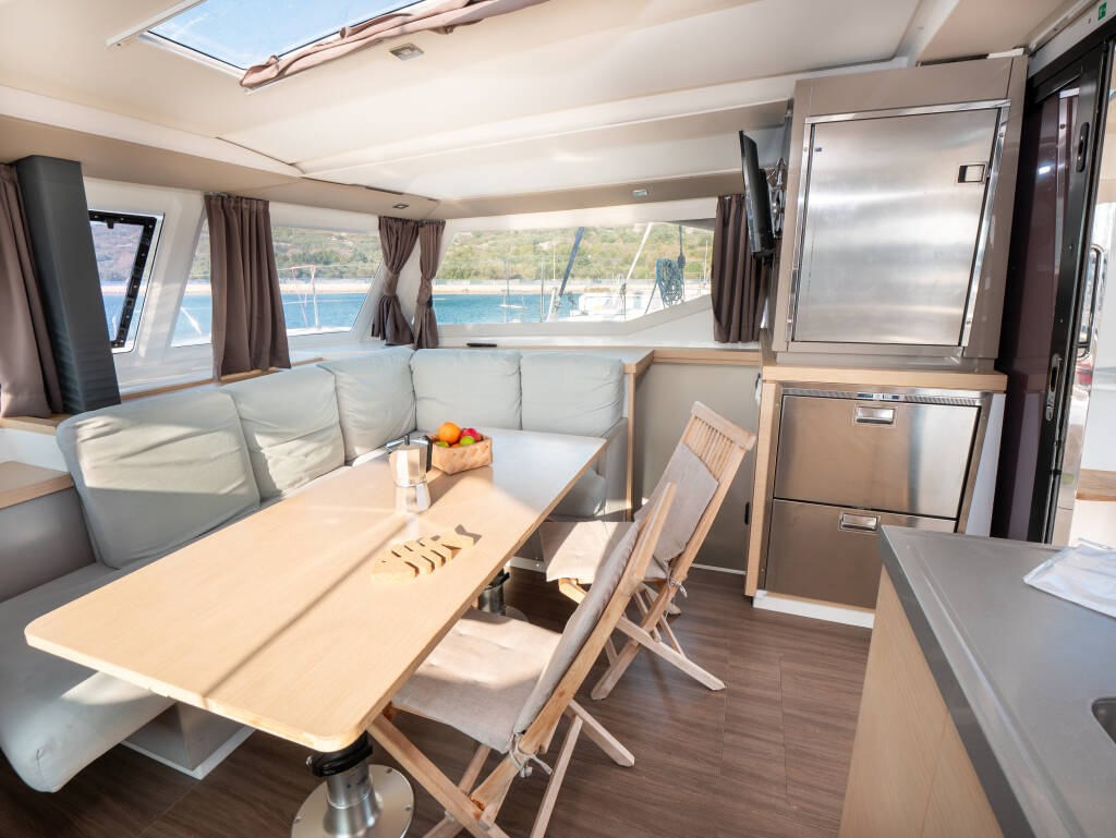 Fountaine Pajot Lucia 40 Luce