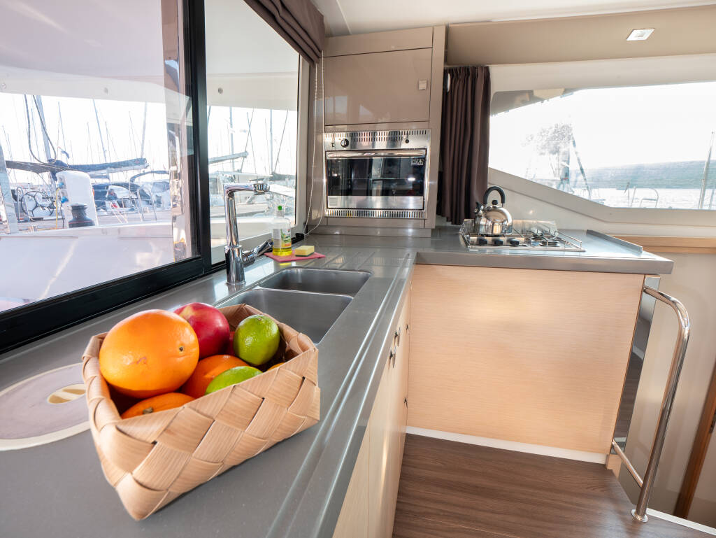 Fountaine Pajot Lucia 40 Luce
