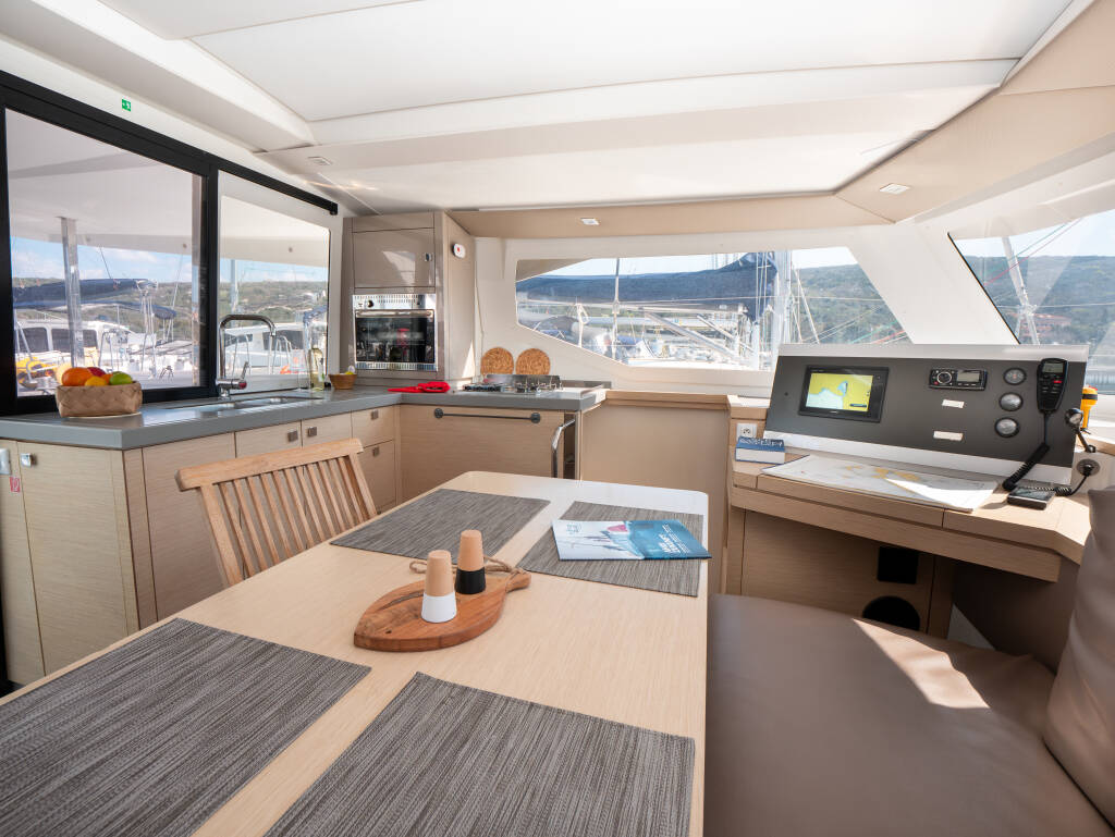 Fountaine Pajot Lucia 40 Stella Luna