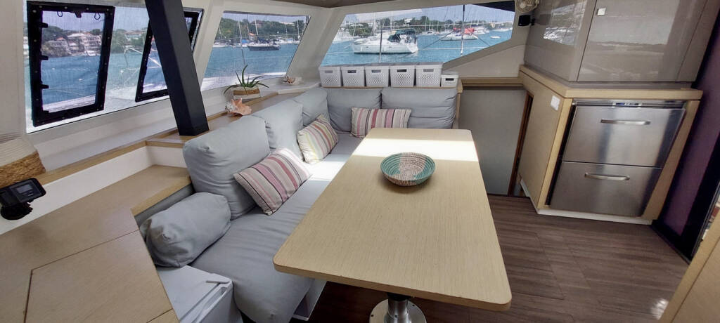 Katamaran Fountaine Pajot Lucia 40 Aqua Panda